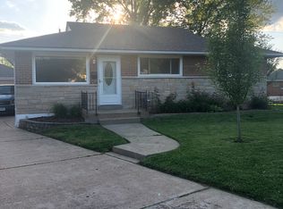 8229 Ketmore Dr, Saint Louis, MO 63123