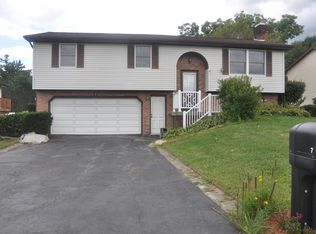7 Maryvale Dr, Apalachin, NY 13732