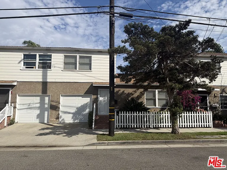 424 Pacific St — Photo 1