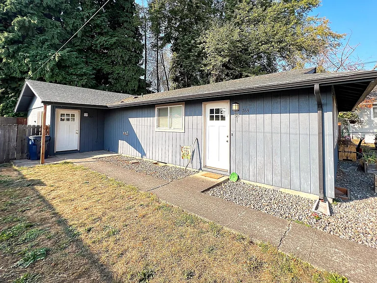 765 SE Russell St — Photo 2