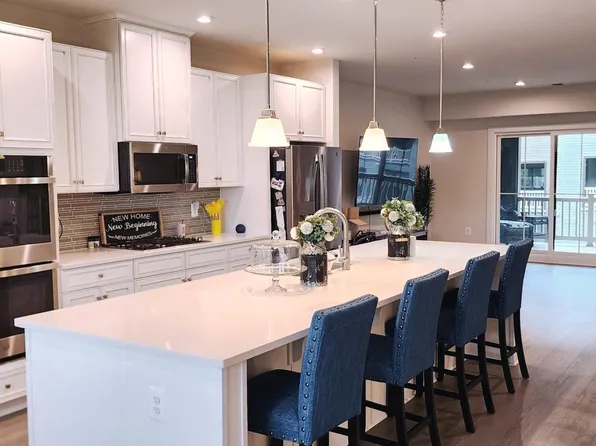 14077 Sunrise Valley Dr, Herndon, VA 20171