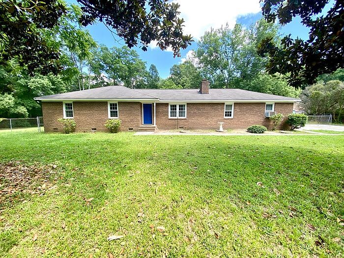 1st image of 733 Catawba Cir N
