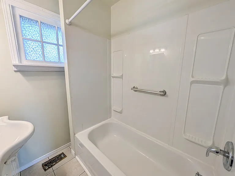 155 1/2 Lake St #1 — Photo 15