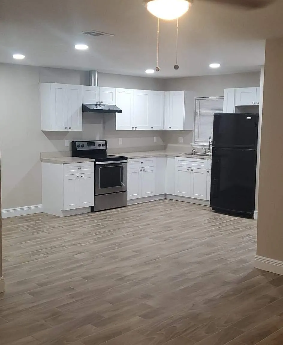 4 bed, 1300 sqft, $2,550 — Photo 1