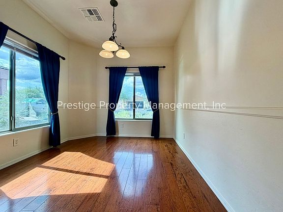 2nd image of 346 E Calle Puente Lindo