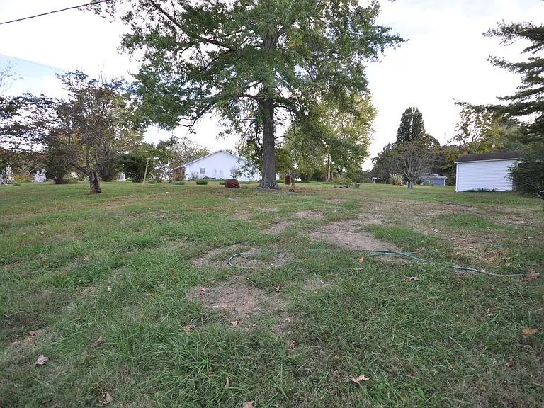 102 Highland Dr — Photo 16