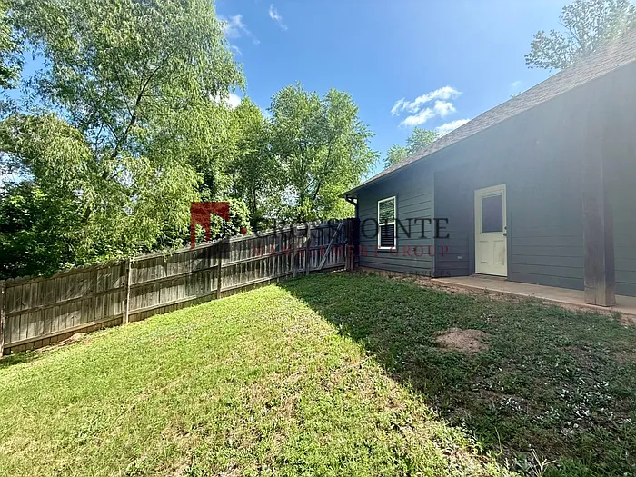 16172 Echo Glen Dr — Photo 21