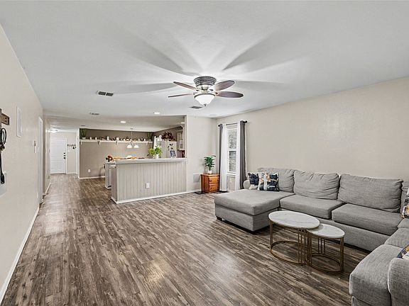 2nd image of 2707 Mountain View Dr