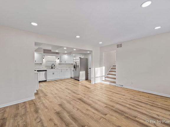 3rd image of 1019 Maple St