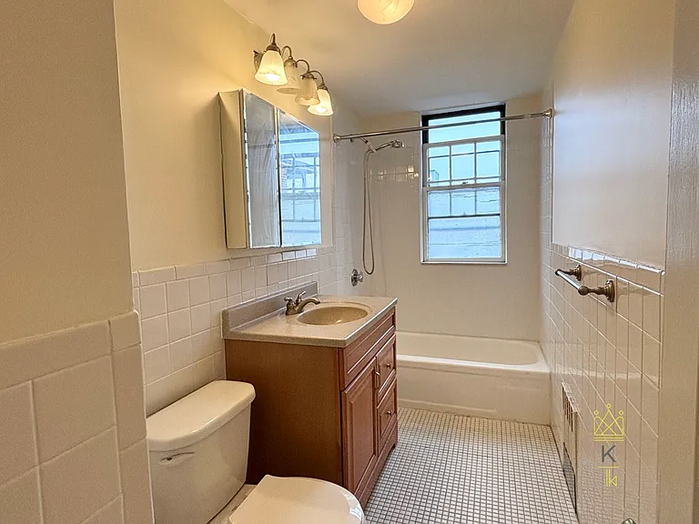 120 Sutherland Rd #11 — Photo 9