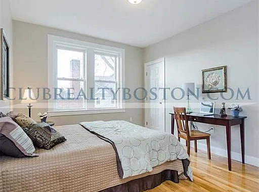 4 Leicester St #4 — Photo 8