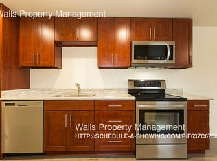 2407 NW 59th St APT 03, Seattle, WA 98107