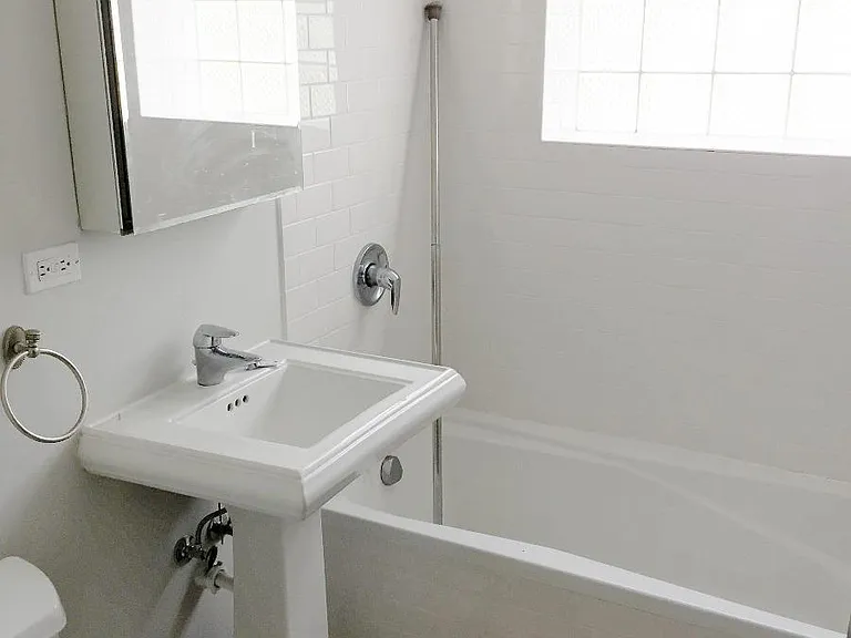4838 N Paulina St #2W — Photo 11