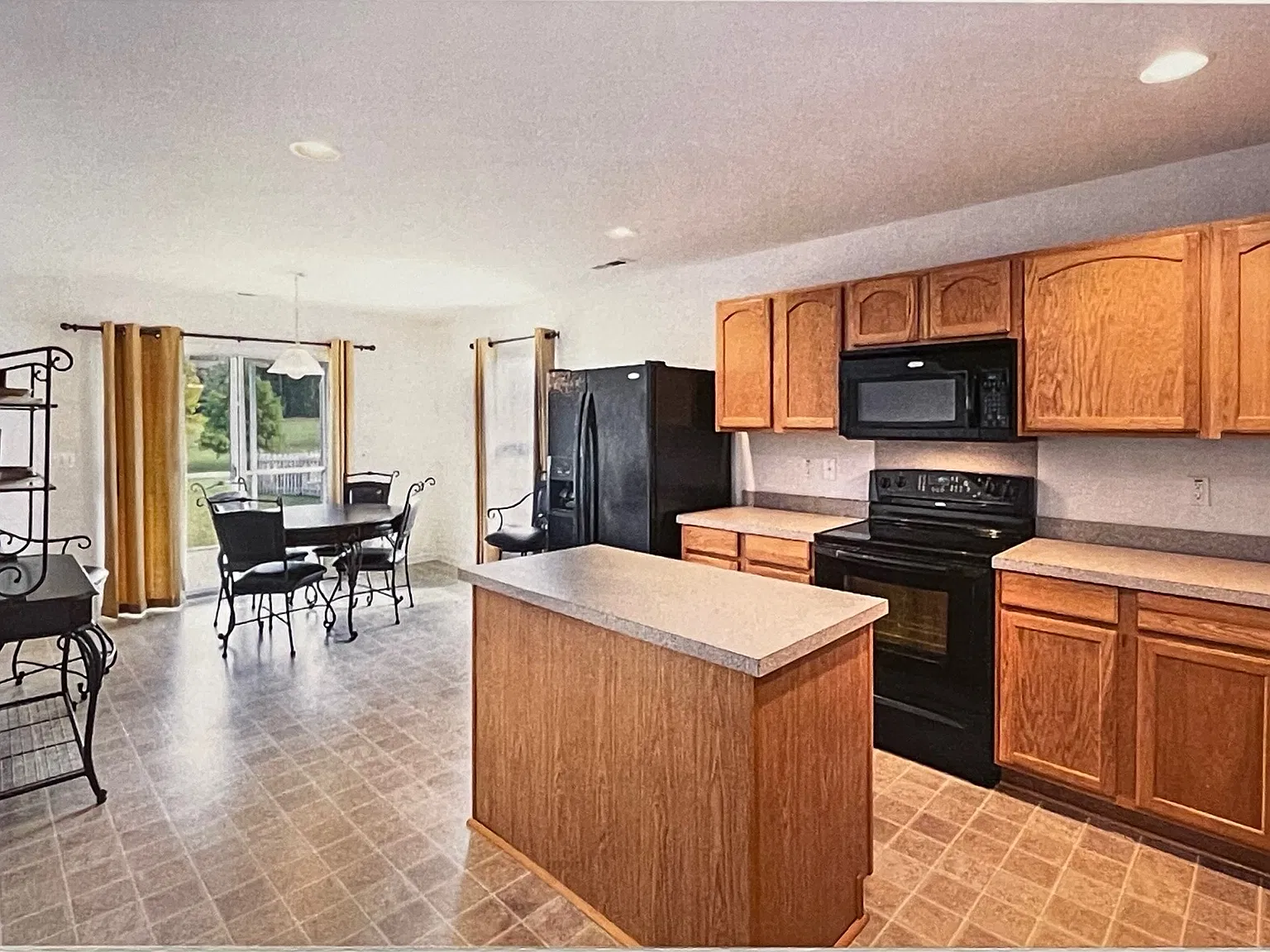 2 bed, 2.5 bath, 1725 sqft, $2,200 — Photo 4