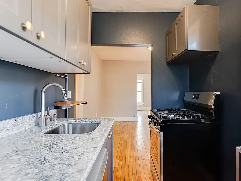 424 Smith — Photo 29
