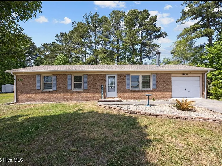100 Leslie Ln — Photo 3