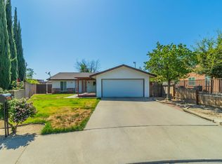 1385 Almond St, Selma, CA 93662