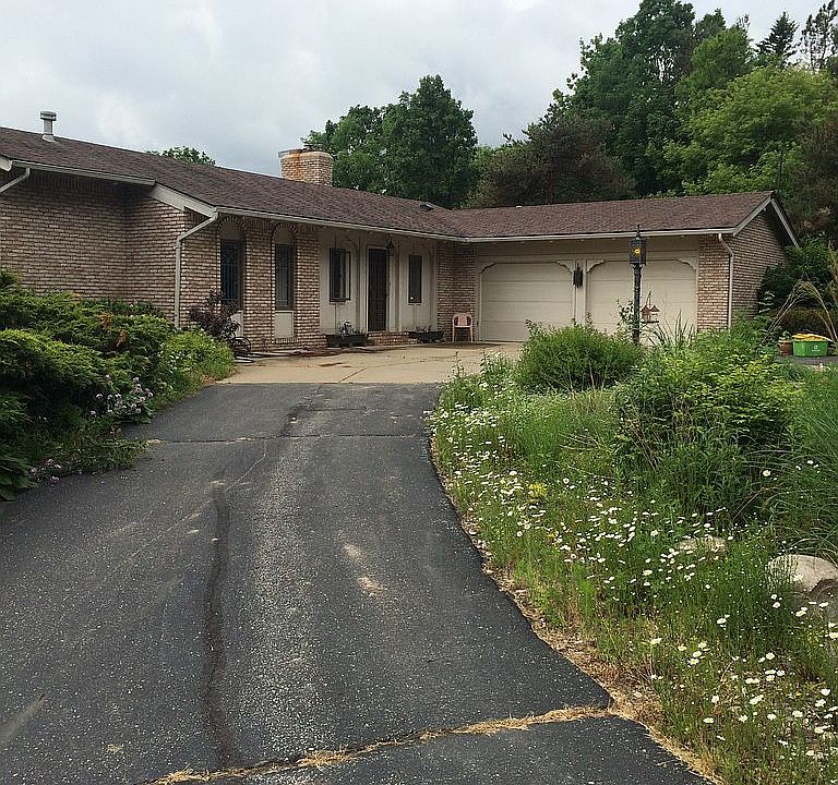 2nd image of 1145 Jolly Rd