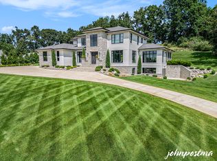 872 Skyevale Dr NE, Ada, MI 49301