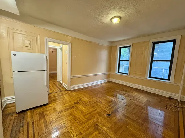 377 Montgomery Street image 1 of 8