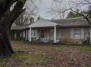 258 5th Ave, Clay City, KY 40312