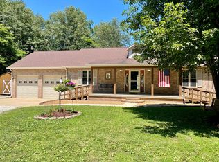 5494 E Seven Hills Ln, Olney, IL 62450