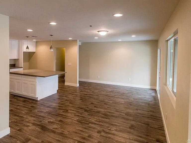 152 E Shady Grove Dr — Photo 8