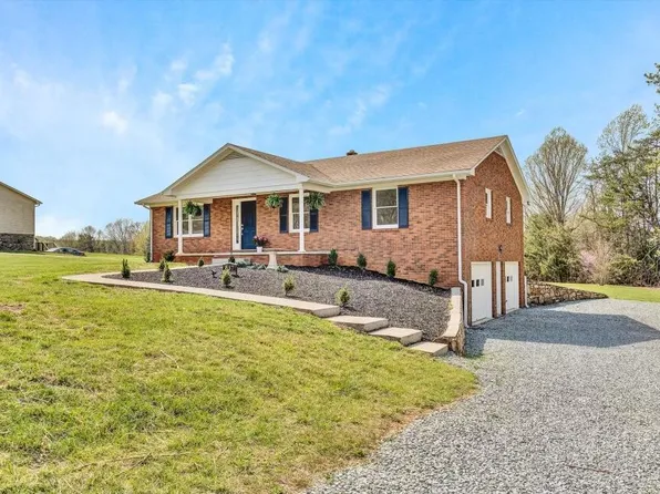 587 Lost Mountain Rd, Wirtz, VA 24184