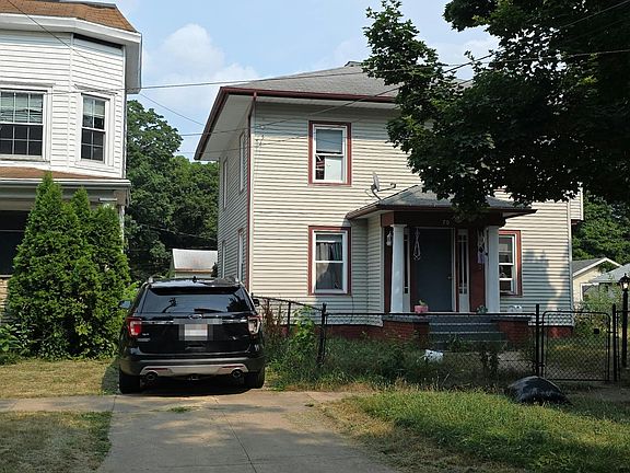 3rd image of 70 Chestnut St