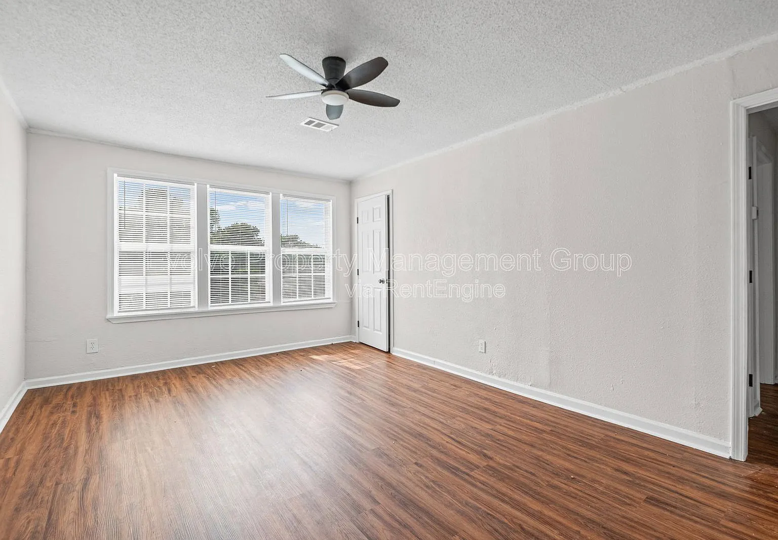 2 bed, 1.0 bath, 900 sqft, $895 — Photo 3