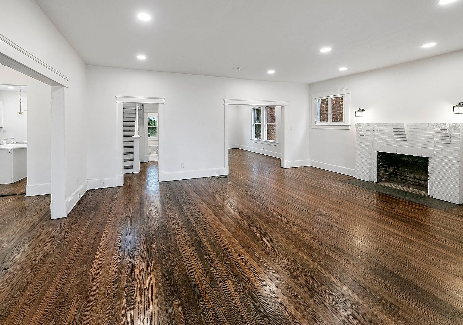 4 bed, 3.0 bath, 2432 sqft, $3,200 — Photo 3