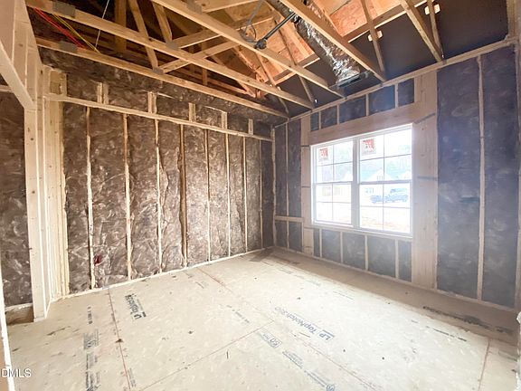 4th image of 121 Gates Way