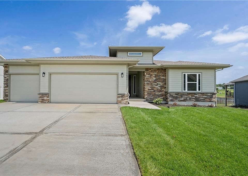 1st image of 1835 Woodward Cir
