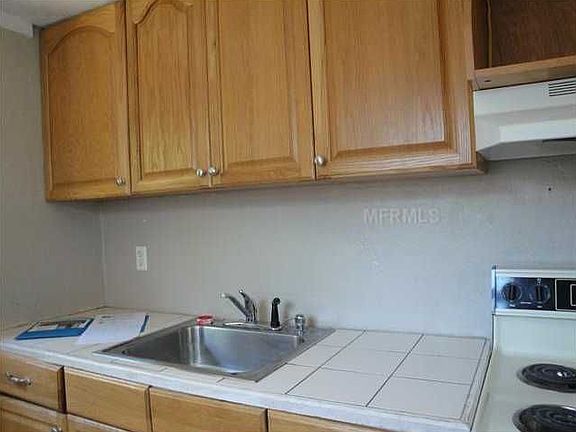 3rd image of 1848 Pineland Dr