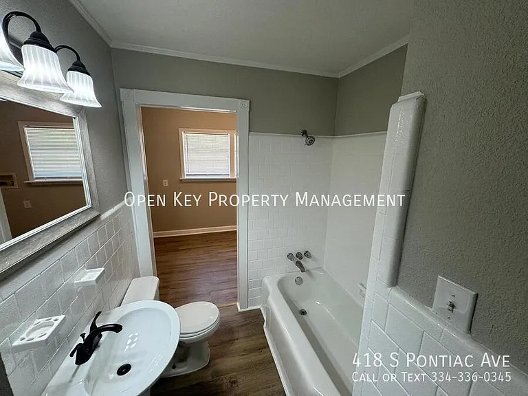 418 S Pontiac Ave — Photo 22