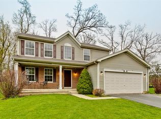 2805 Hidden Valley Ct, Carpentersville, IL 60110
