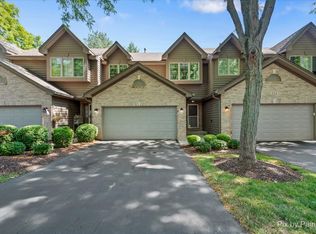 812 Millcreek Cir, Elgin, IL 60123