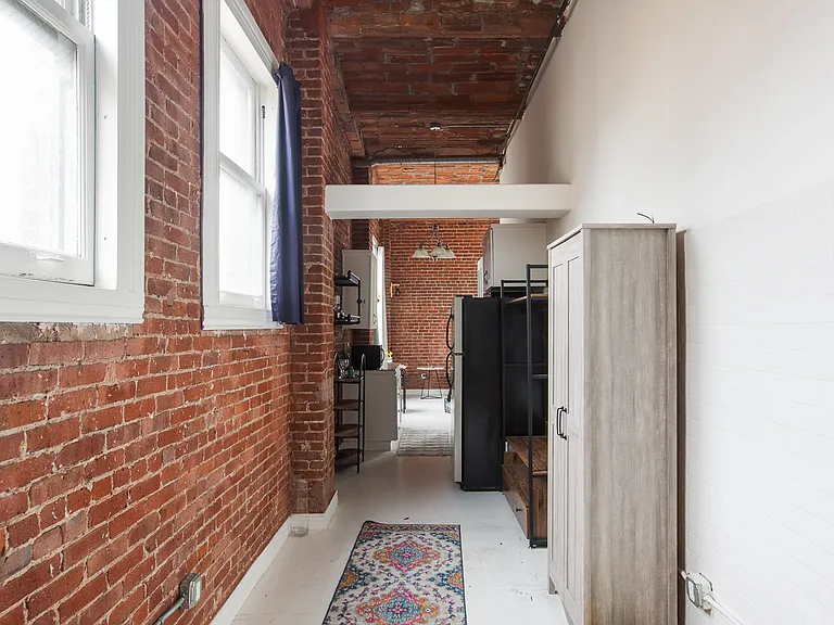 215 W 7th St #1301 — Photo 12