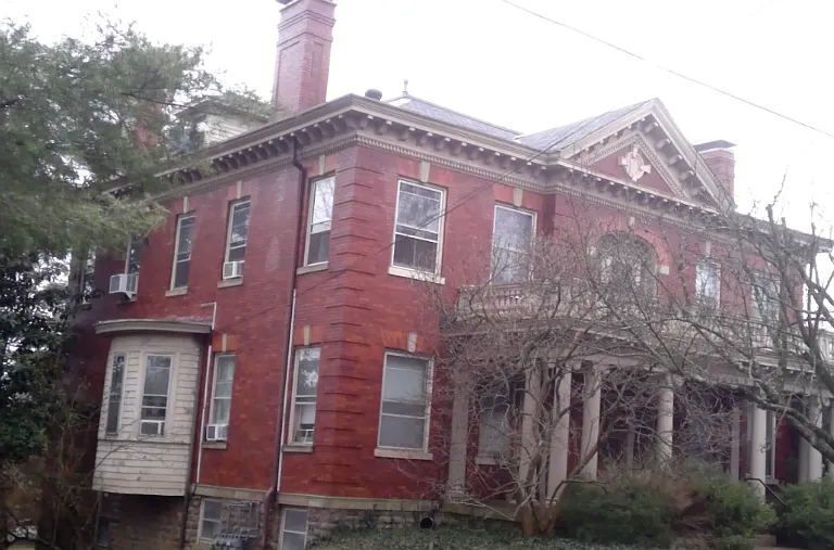6 Riverview Ave — Photo 1