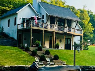 1608 N Shore Dr, Florence, AL 35634