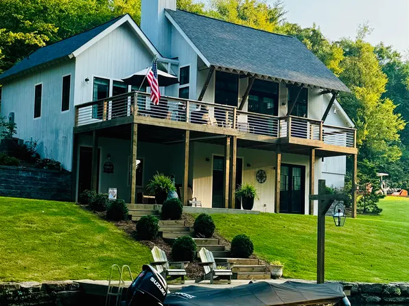 1608 N Shore Dr, Florence, AL 35634