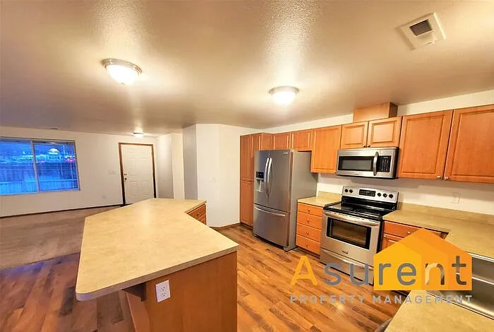 2313 Crater Lake Ave — Photo 4