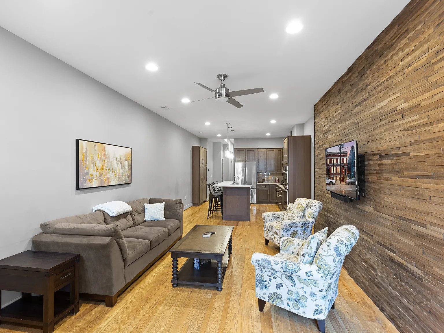 1 bed, 1.5 bath, 2300 sqft, $3,500 — Photo 3
