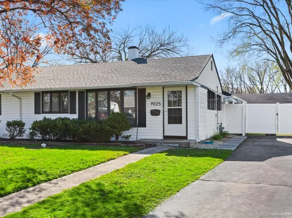 9025 S Corcoran Rd, Hometown, IL 60456