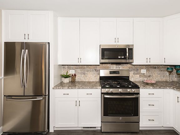 3rd image of 42 S Willow Ln