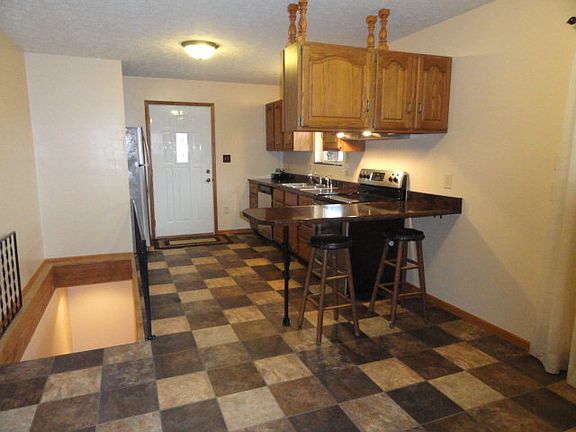 4th image of 15 Sunshine Ln