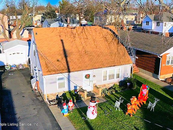 2nd image of 449 Lynn St