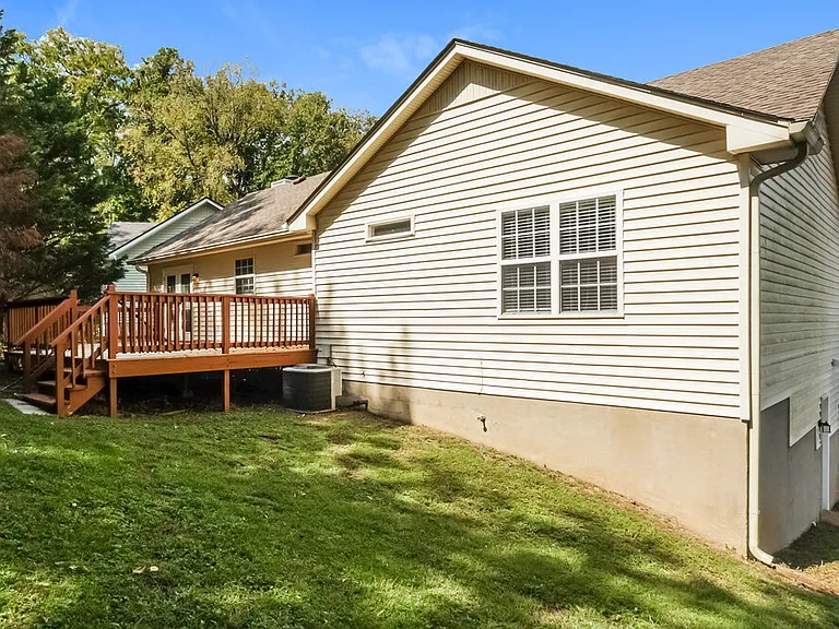 903 Retriever Pl — Photo 17