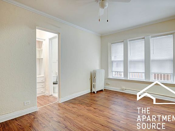 4th image of 6818 N Wayne Ave #107