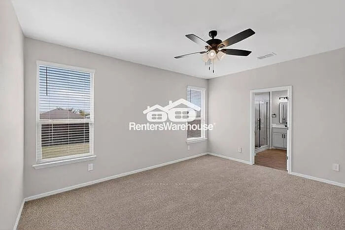 8517 Centerboard Ln — Photo 30